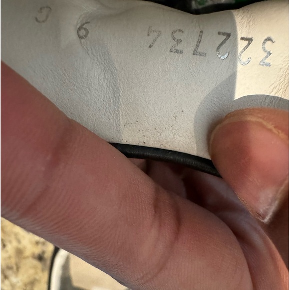 GUCCI BROOKLY GUCCISSIMA SNEAKERS - Picture 6 of 6